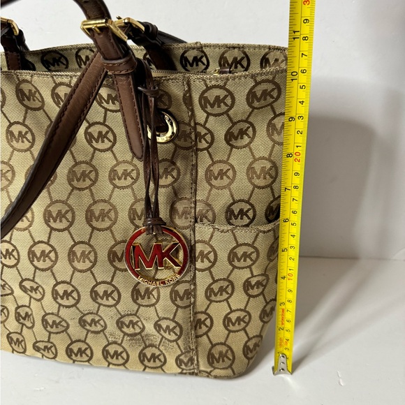 MICHAEL MICHAEL KORS Logo Leather-Trimmed Tote - Picture 10 of 16